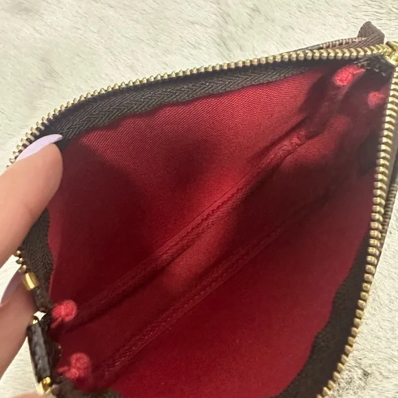 Louis Vuitton Mini Pochette Accessoires - Picture 3 of 7